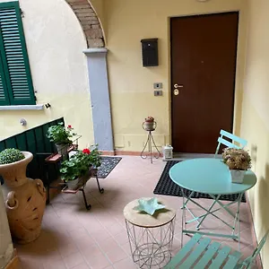Civico 2 Operetta Marina , Cremona Italia